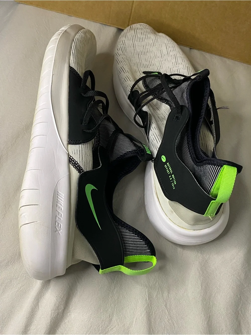 Mens Nike Flex contact 3 Sneakers shoes size 15